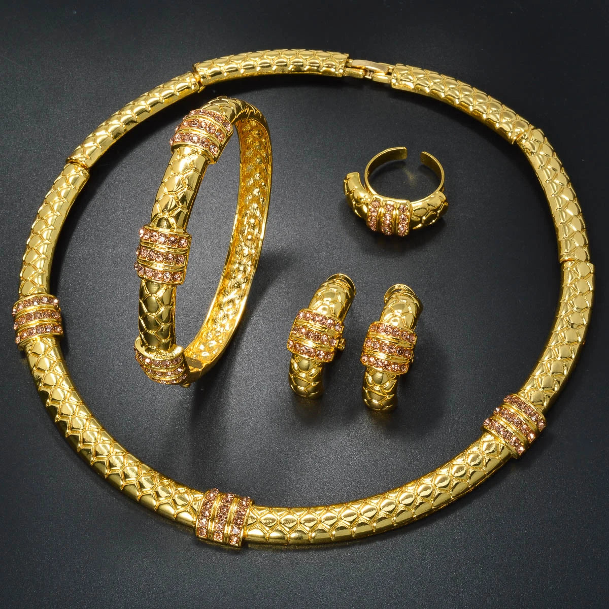 Golden Majesty - Exotic Power & Rafinement